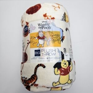 Disney Blanket Pooh Fall Blanket Oversized 5ft X 6 Ft